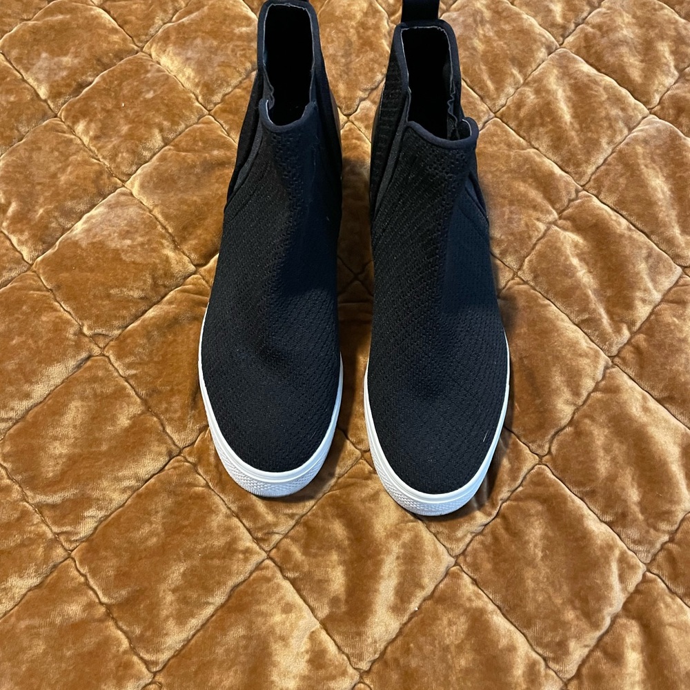 Steve Madden platform sneakers size 9